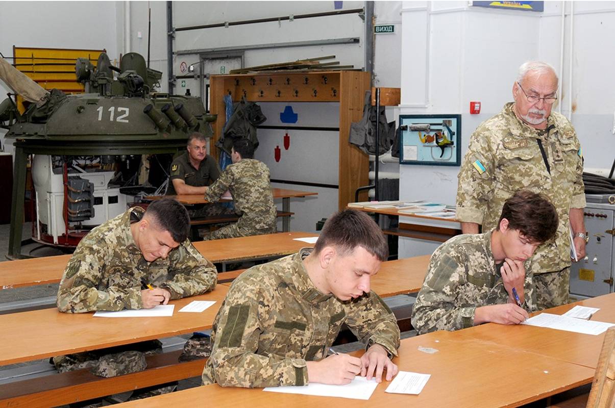 Рада підтримала закон про базову військову підготовку: основні положення