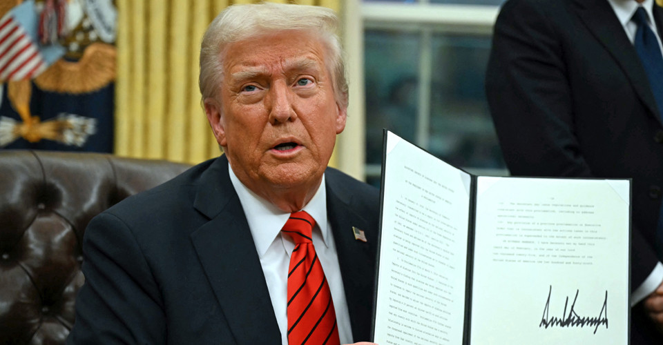 Трамп на рік продовжив заборону для російських суден входити в порти США