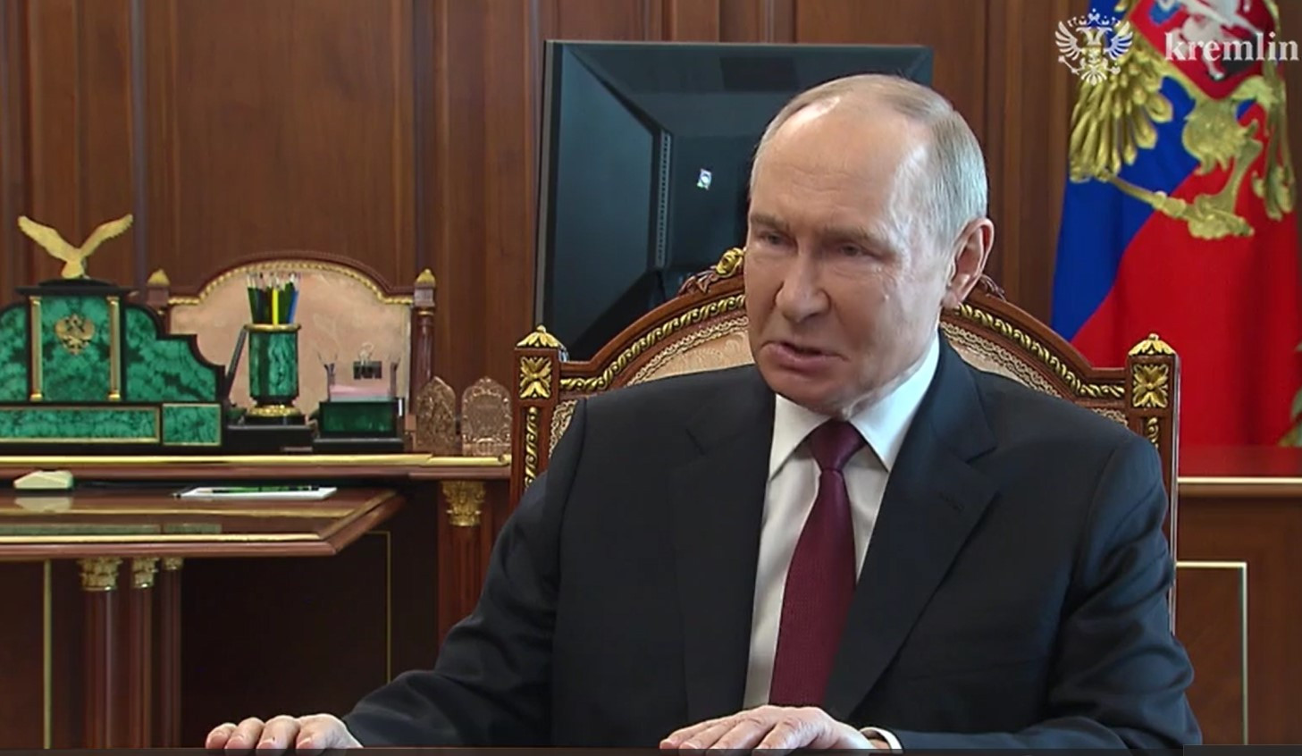 Путін нібито готовий до переговорів з Україною без умов: коментар Пєскова після зустрічі Трампа і Зеленського у Ватикані