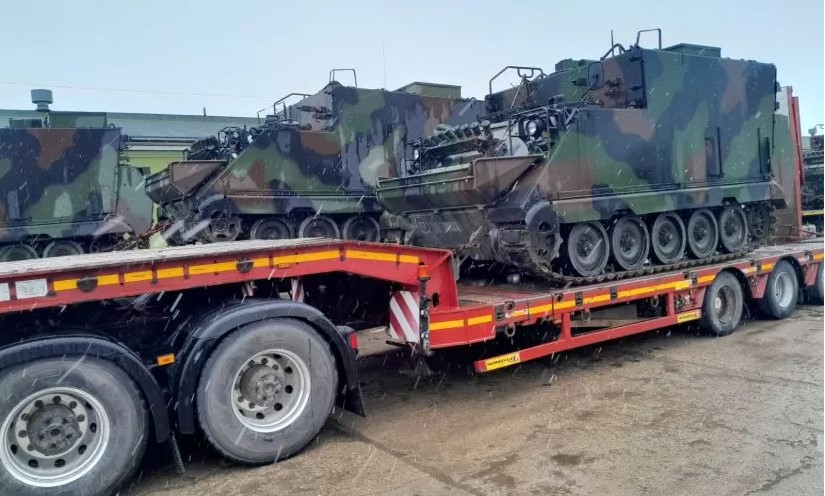 Політолог: Україні під силу утримувати території за мінімальної підтримки США та збільшеної допомоги від ЄС