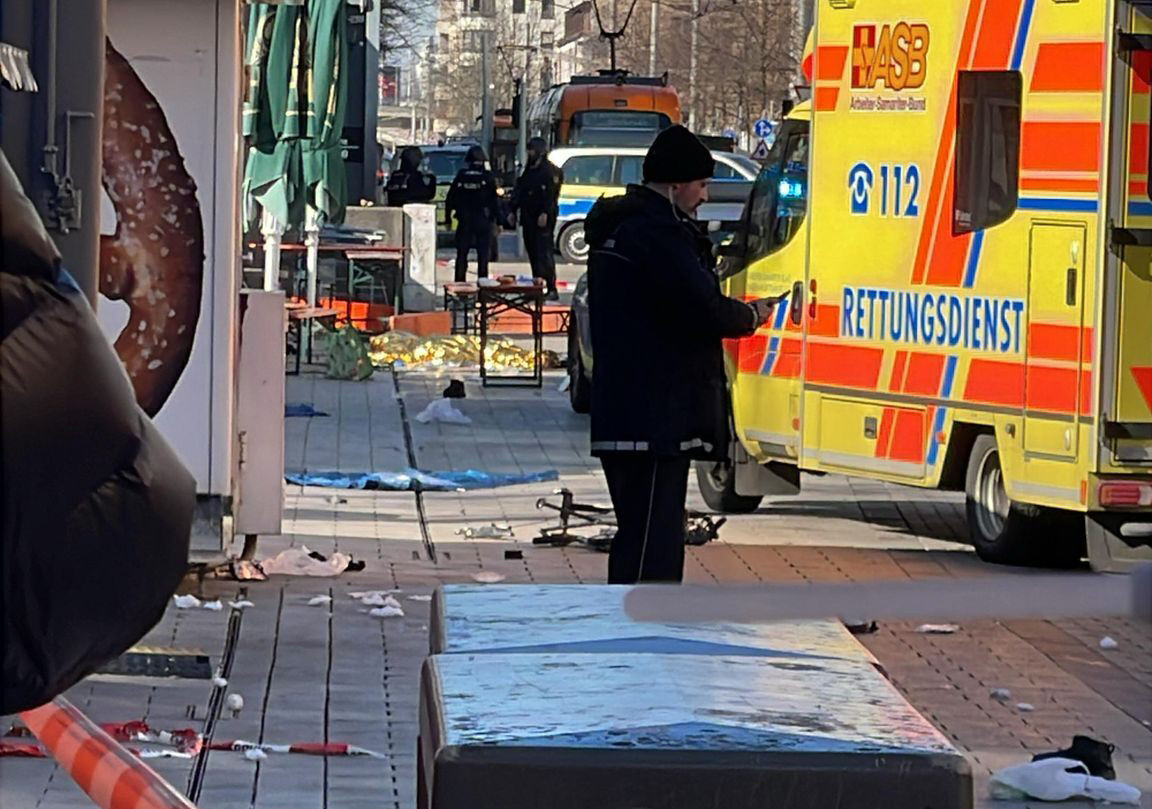 У Ліверпулі авто в'їхало в натовп під час параду: 47 людей постраждало