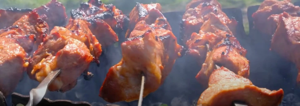 Маринади для свинини: три найсмачніші варіанти для шашлику