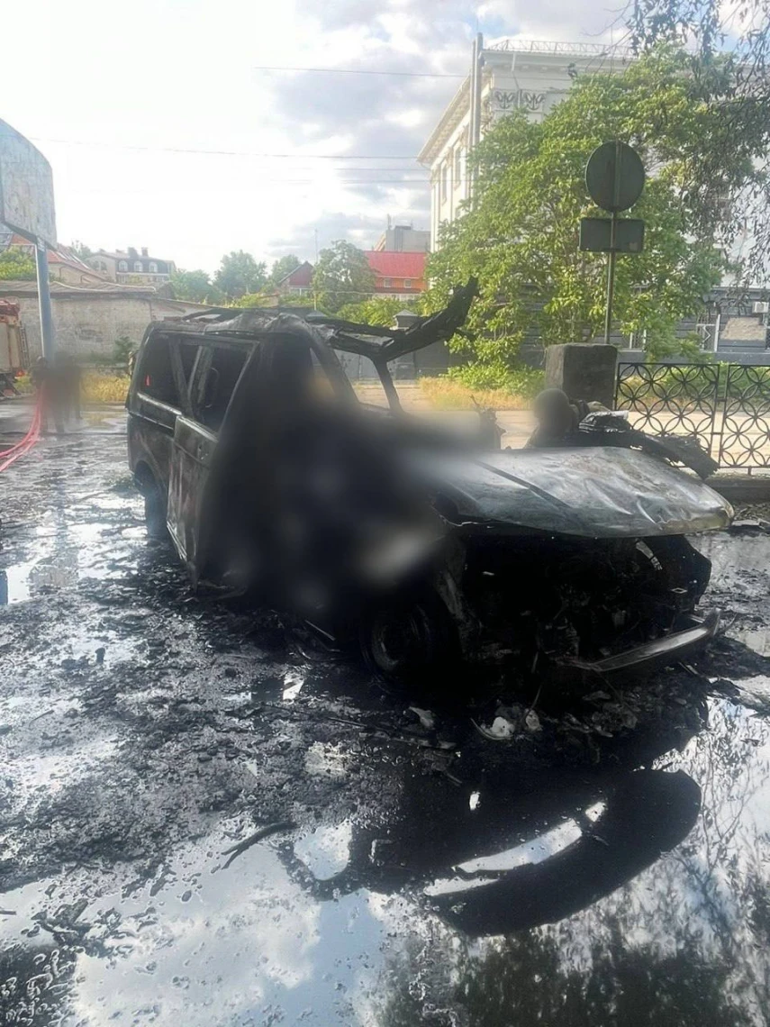 У Херсоні медичну машину знищено дроном росіян: загинув водій, двоє медиків поранені