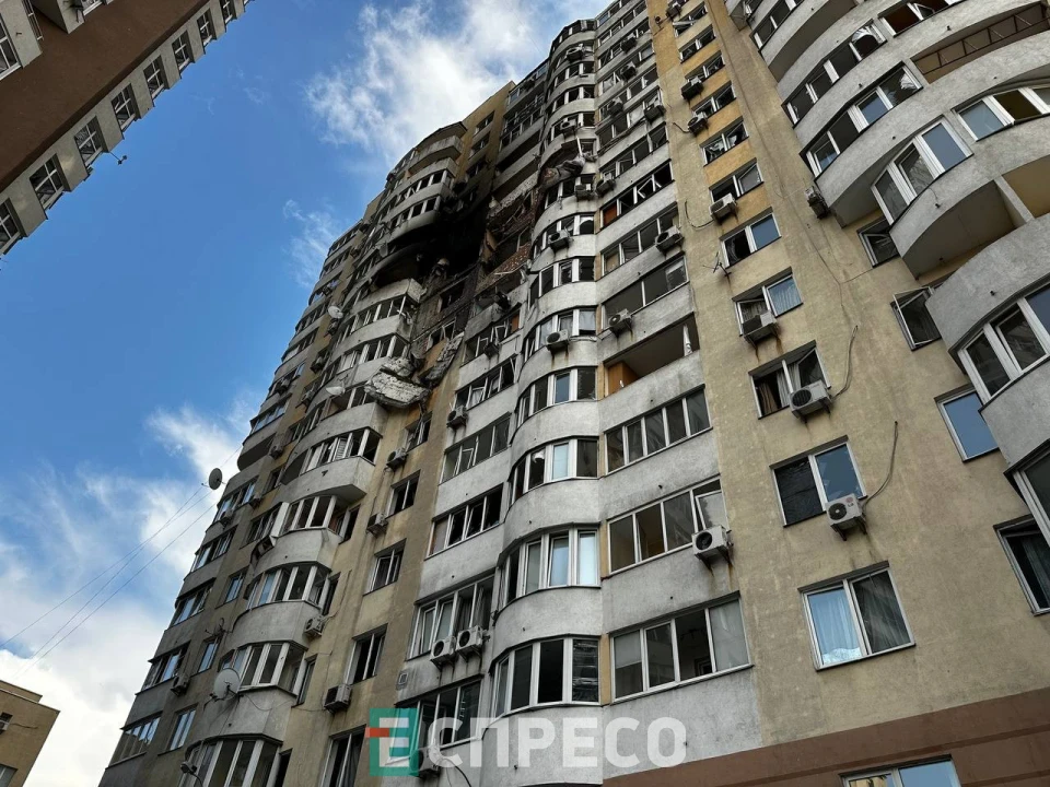 Атака РФ: у Києві загинули 4 особи, понад 20 поранених, у Тернополі влучання в промислові обʼєкти – мешканців закликають залишатись вдома