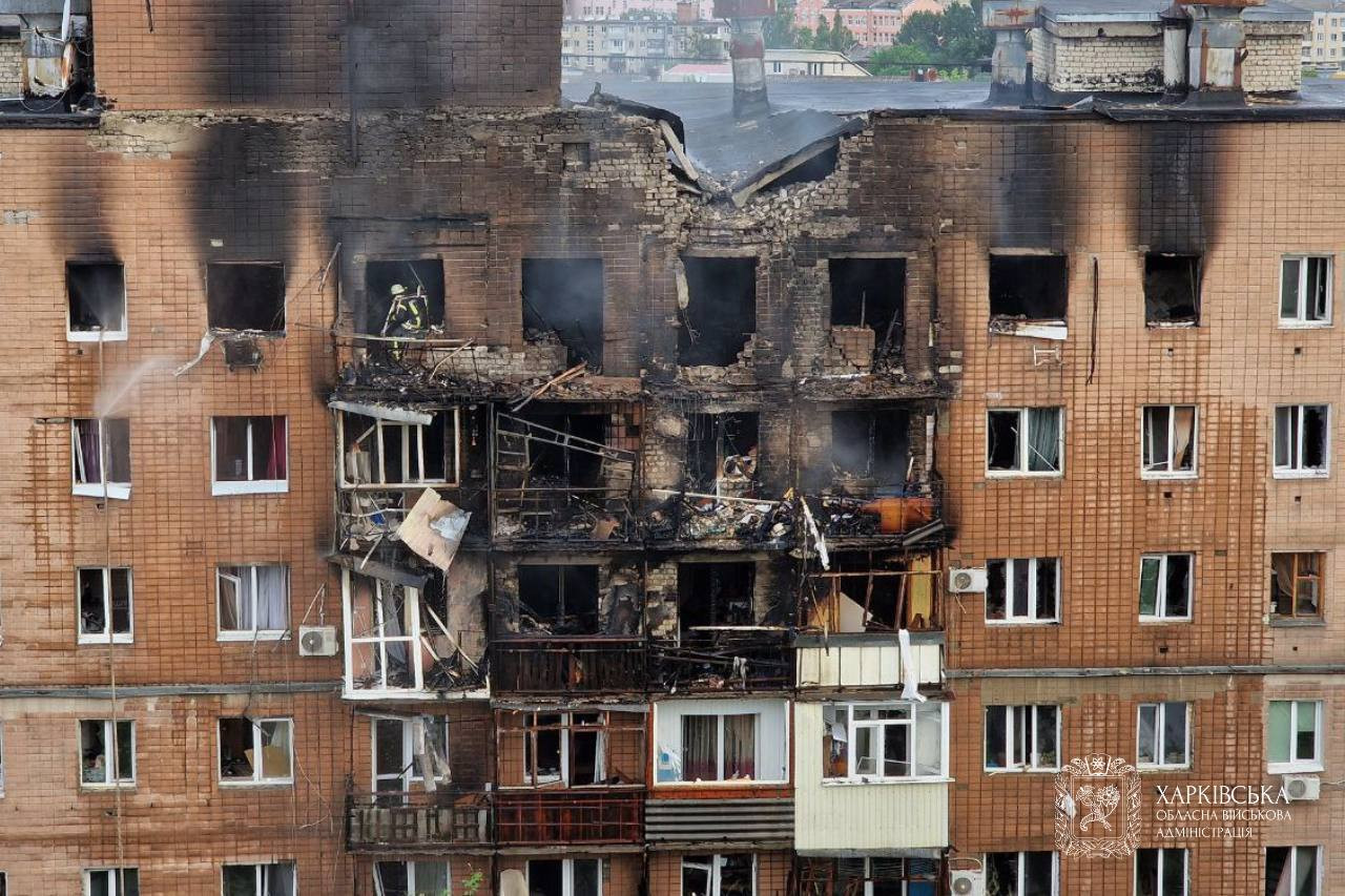 Журналістка розповідає про simultaneous удари росіян по різним районам Харкова