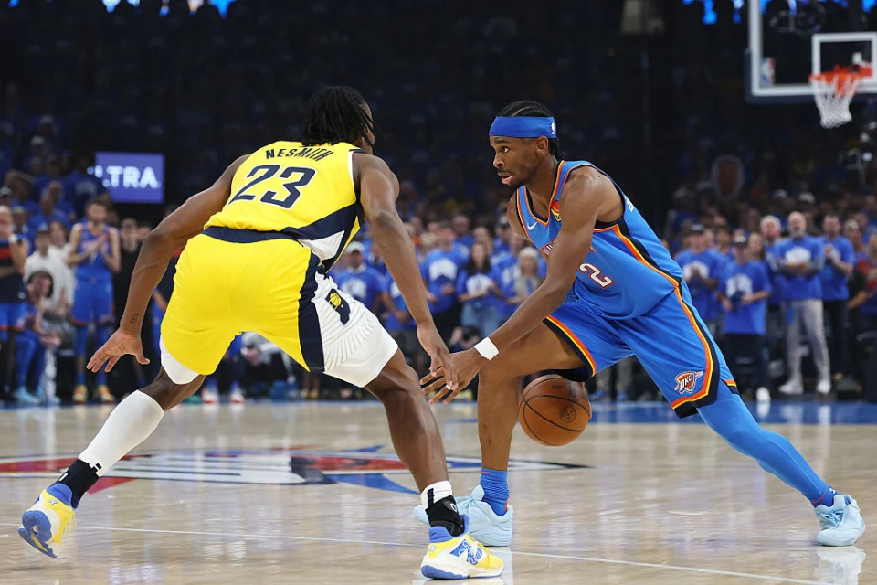 Шей Гілджес-Александер (праворуч), "Оклахома" - "Індіана", фінал НБА