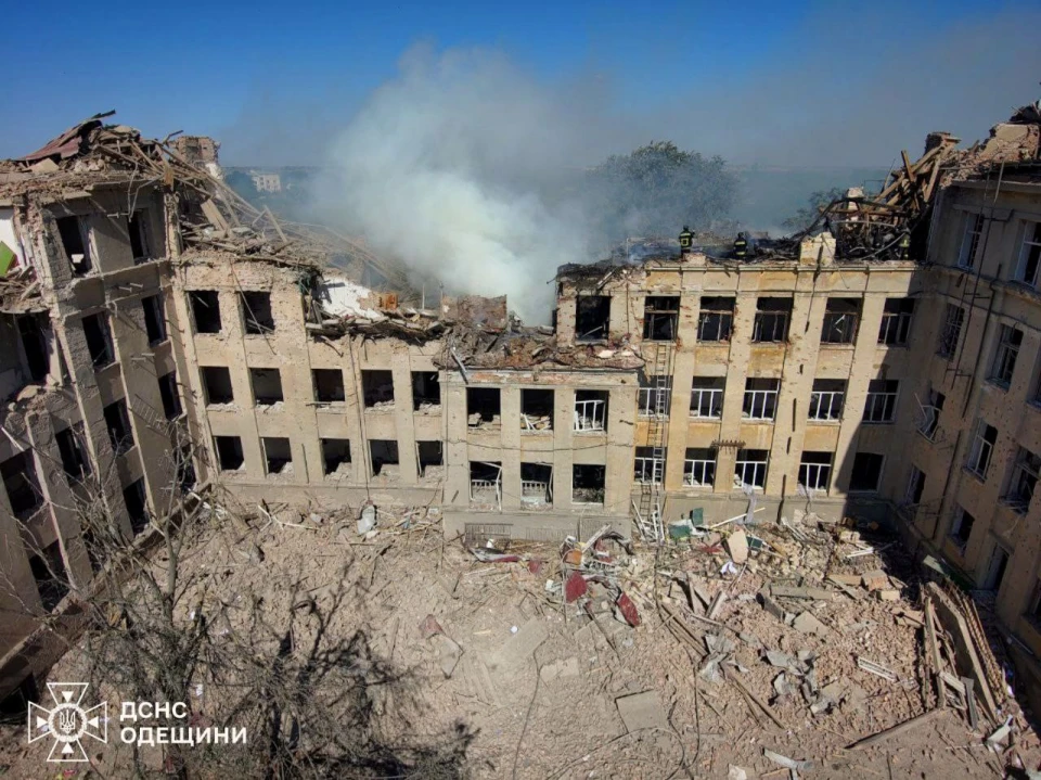 Число загиблих внаслідок балістичної атаки РФ на навчальний заклад у Білгороді-Дністровському досягло трьох осіб