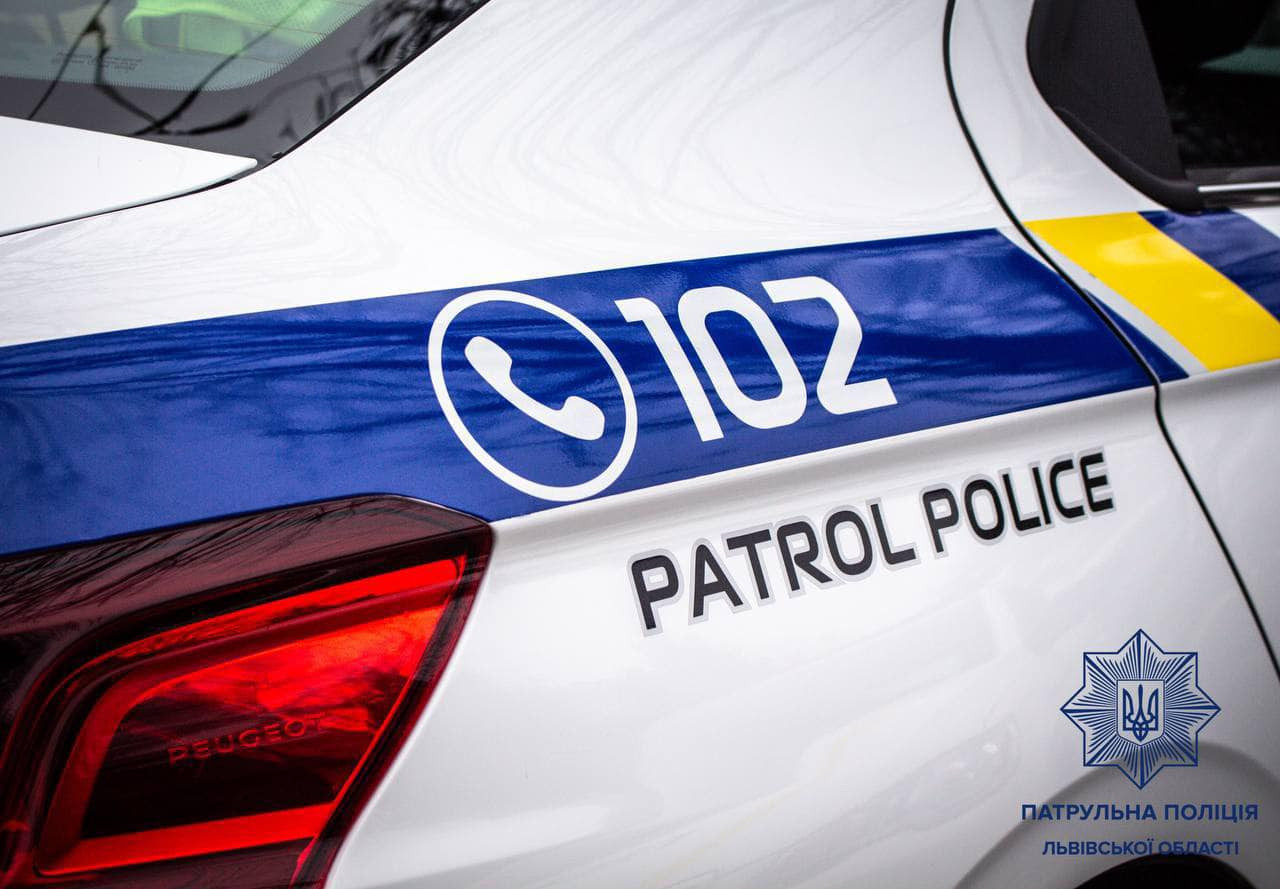 РФ здійснила напад на поліцейську автівку в Куп'янському районі: травмовано 4 правоохоронці