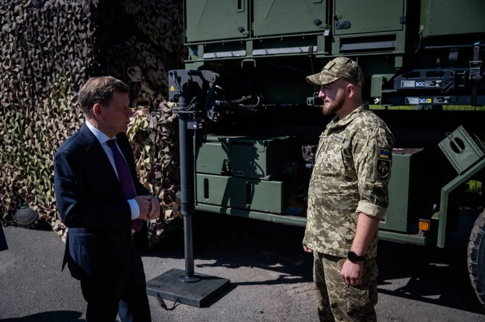 Зеленський у Києві провів переговори з міністром закордонних справ Німеччини щодо поставок нових систем IRIS-T