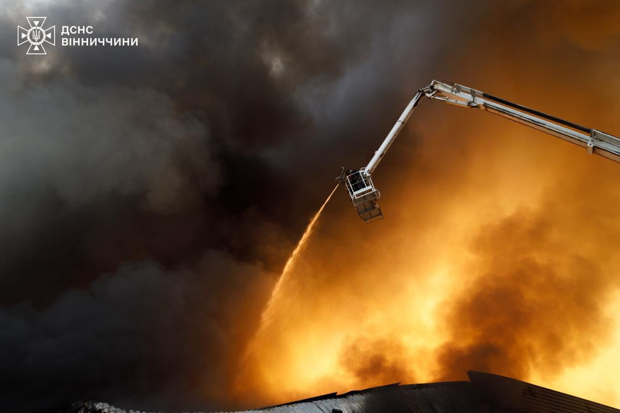 У Вінниці безпілотники вдарили по підприємству Barlinek Group, МЗС Польщі викликало посла Росії