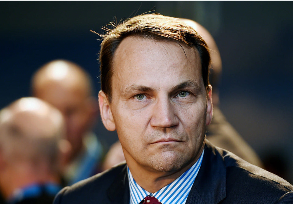 Сікорський попередив Росію про наслідки для порушення повітряного простору НАТО