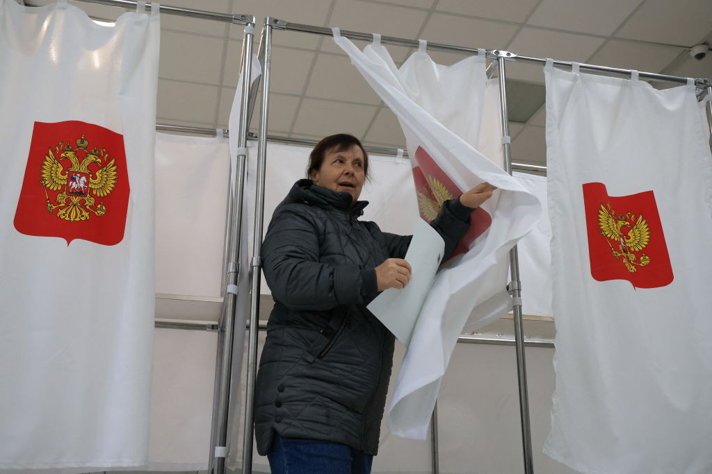 Кремль оголосив про високий рівень участі у фальшивих виборах в Севастополі: ЦПД надав спростування