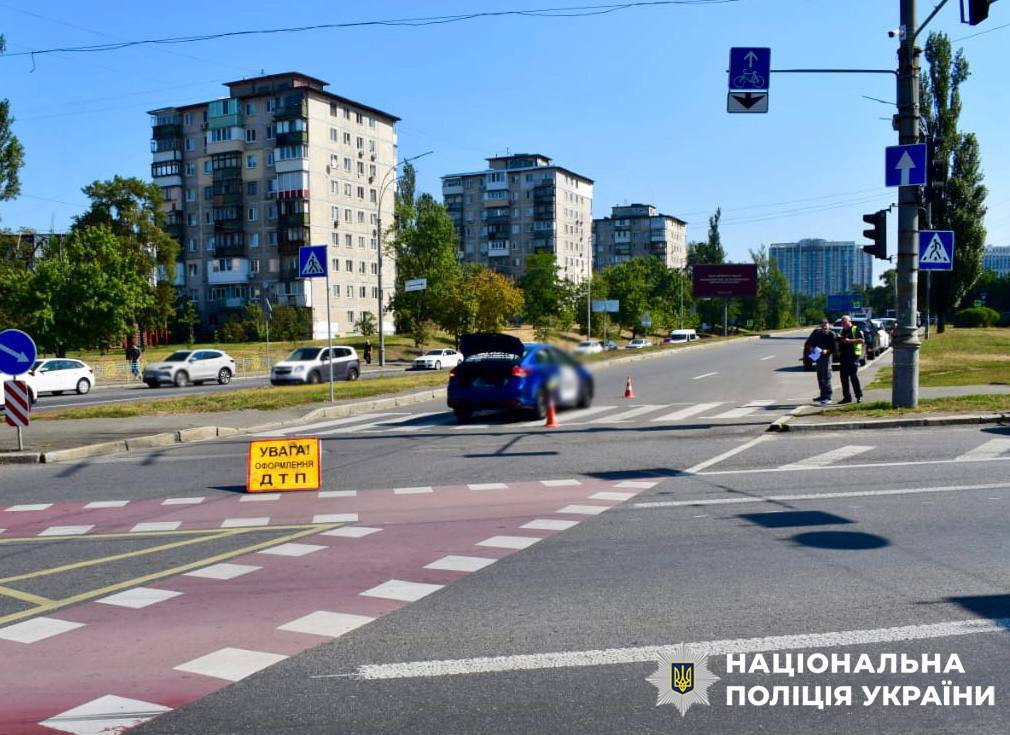 У Києві у день народження 89-річної жінки її збив таксист