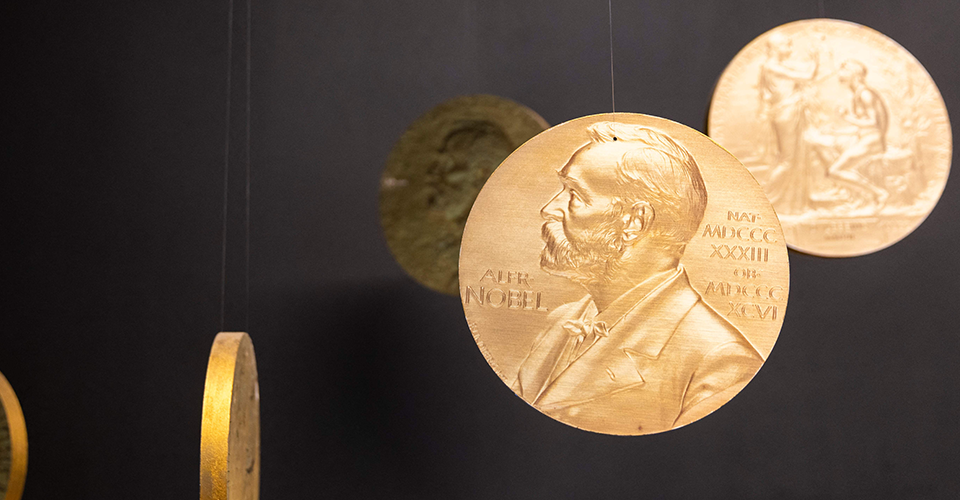 Зберігається інтрига: чи отримає Трамп Нобелівську премію миру, - Огризко