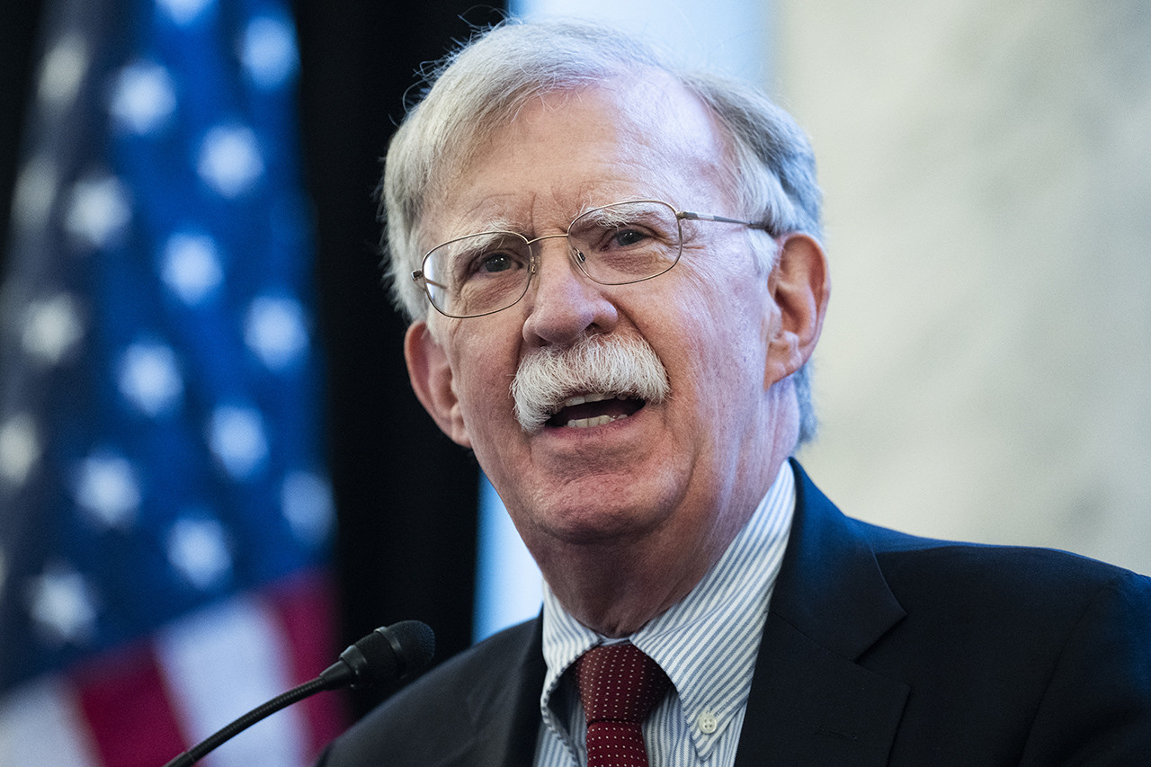 Ексрадника Трампа Болтона обвинувачують у витоку секретної інформації