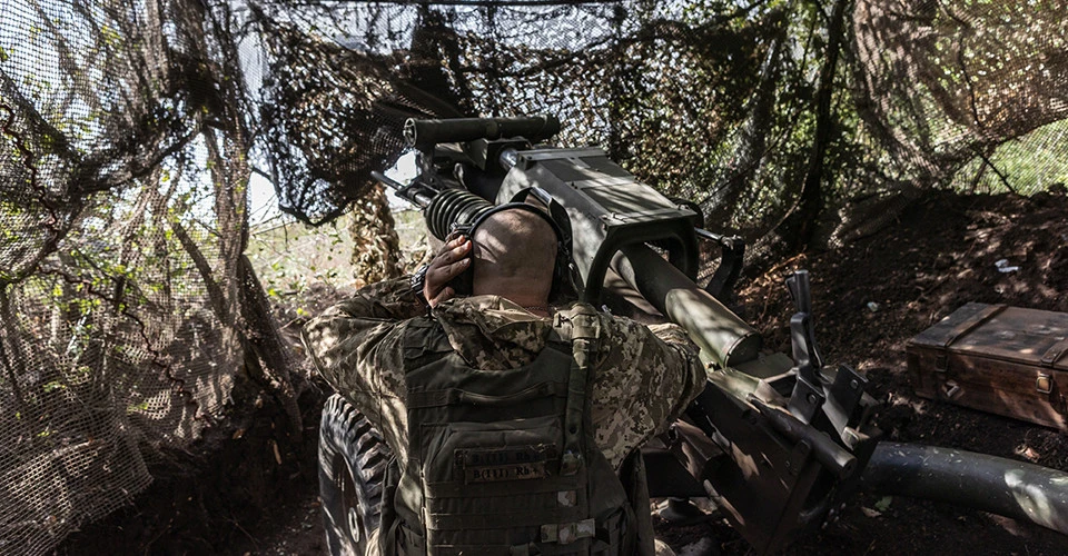 Українські солдати обстрілюють позиції противника в напрямку Покровська