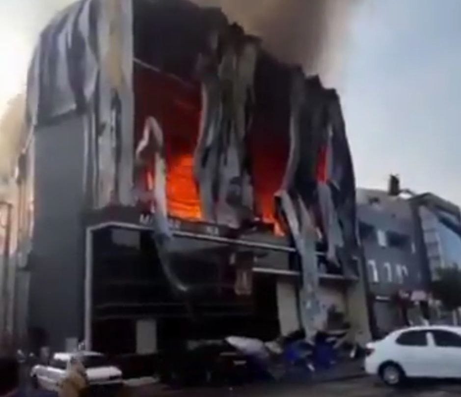 Пожежа на складі парфумів у Туреччині забрала шість життів