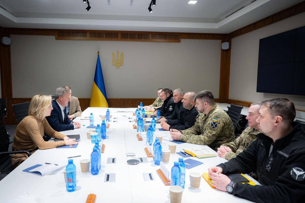 Буданов, Гнатов і Умєров провели зустріч з делегацією США 21 листопада