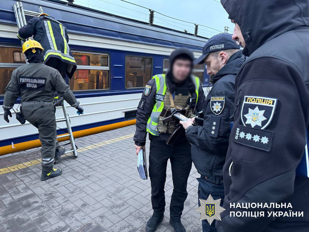 На станції "Видубичі" в Києві знищено "зачепер" у пожежі