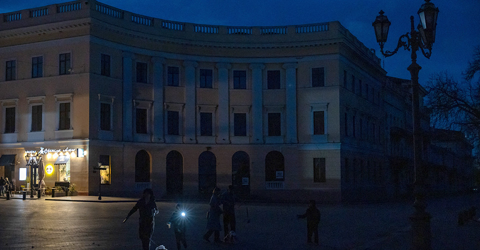 Росія вдарила по енергетичному обʼєкту в Одесі: є жертви