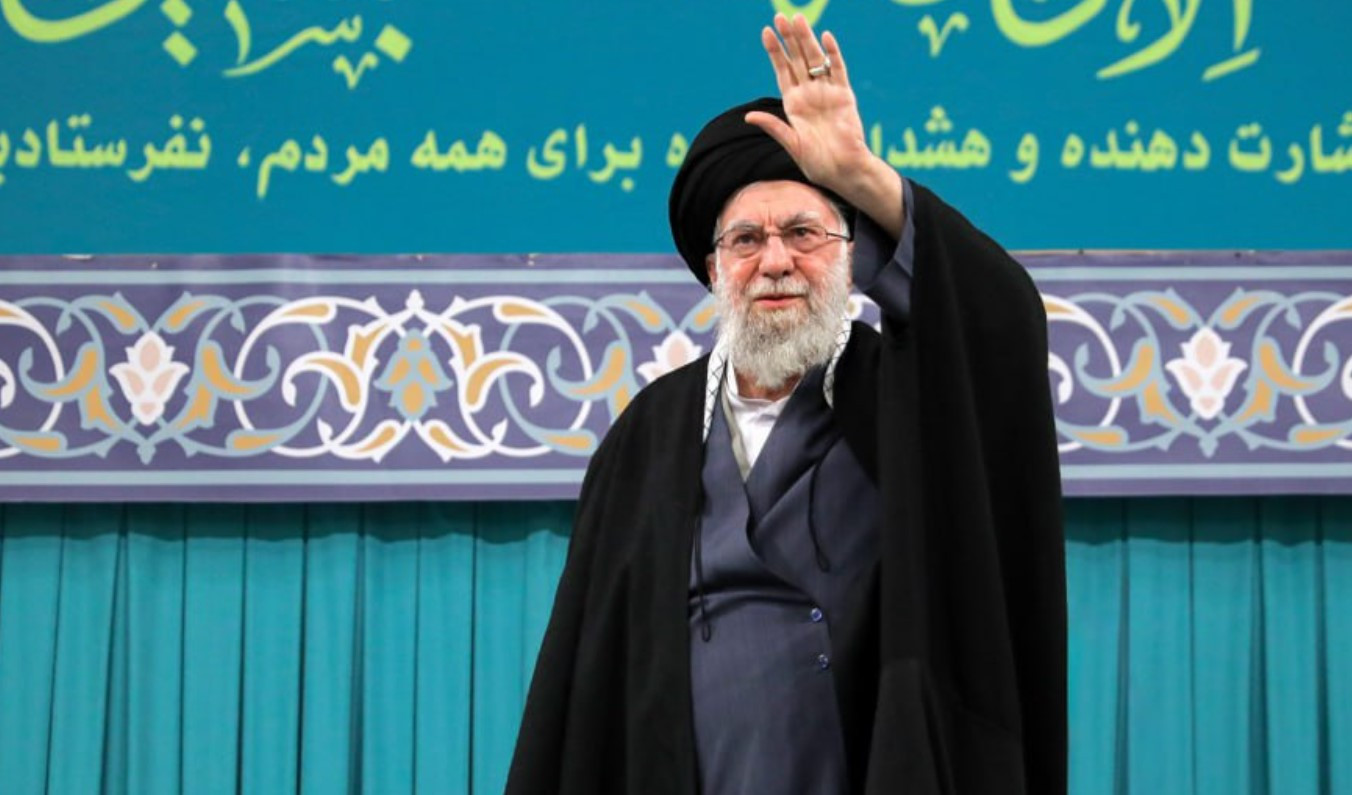 Хаменеї оголосив про перемогу над заворушеннями в Ірані та пообіцяв розправитися з Трампом