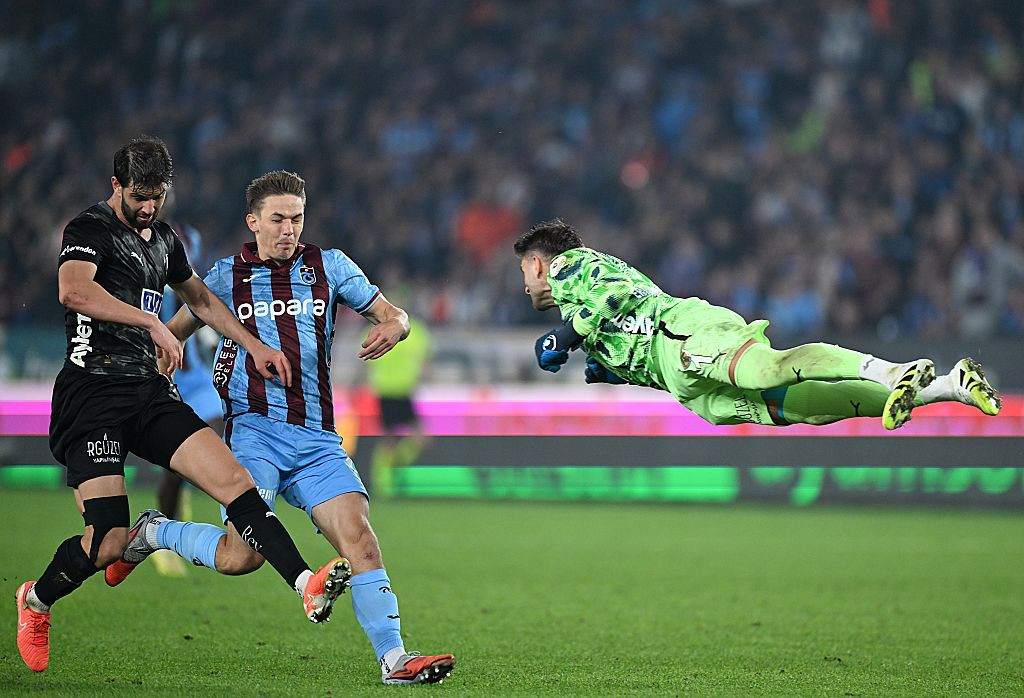 Гравець збірної України підписав контракт з клубом, що двічі став володарем Суперкубка УЄФА