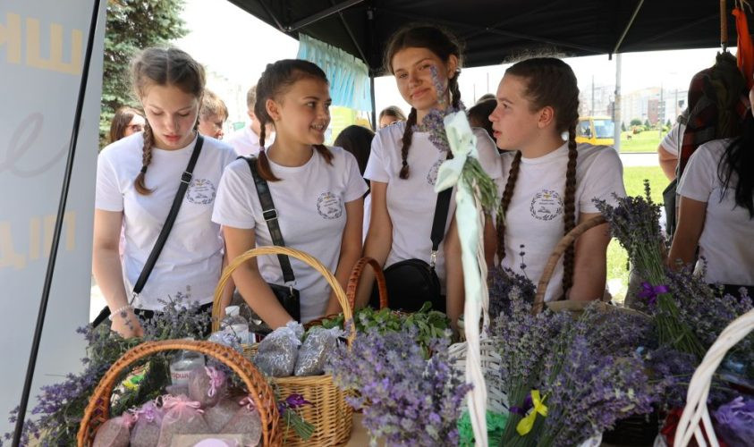 Безкоштовне харчування для учнів 1-11 класів: скільки коштів на це виділено