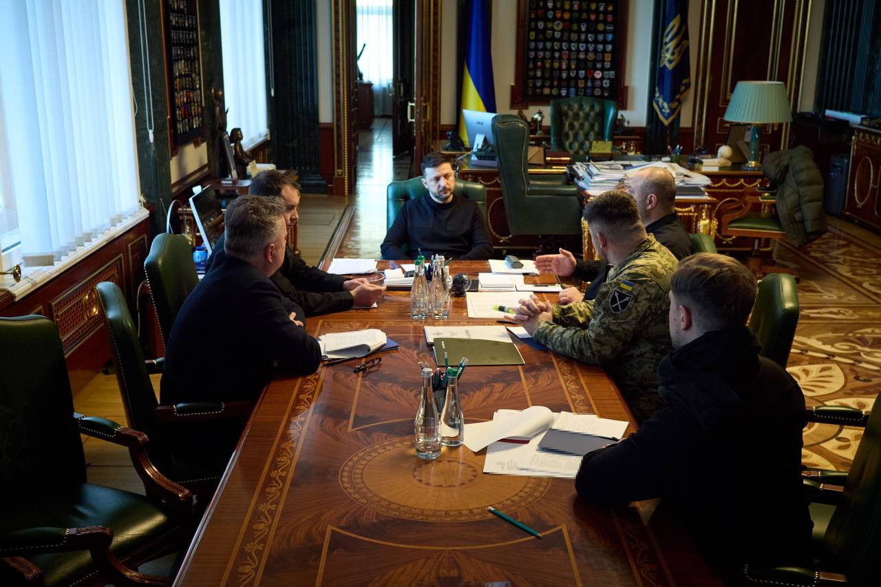 Зеленський зустрівся з українською переговорною командою