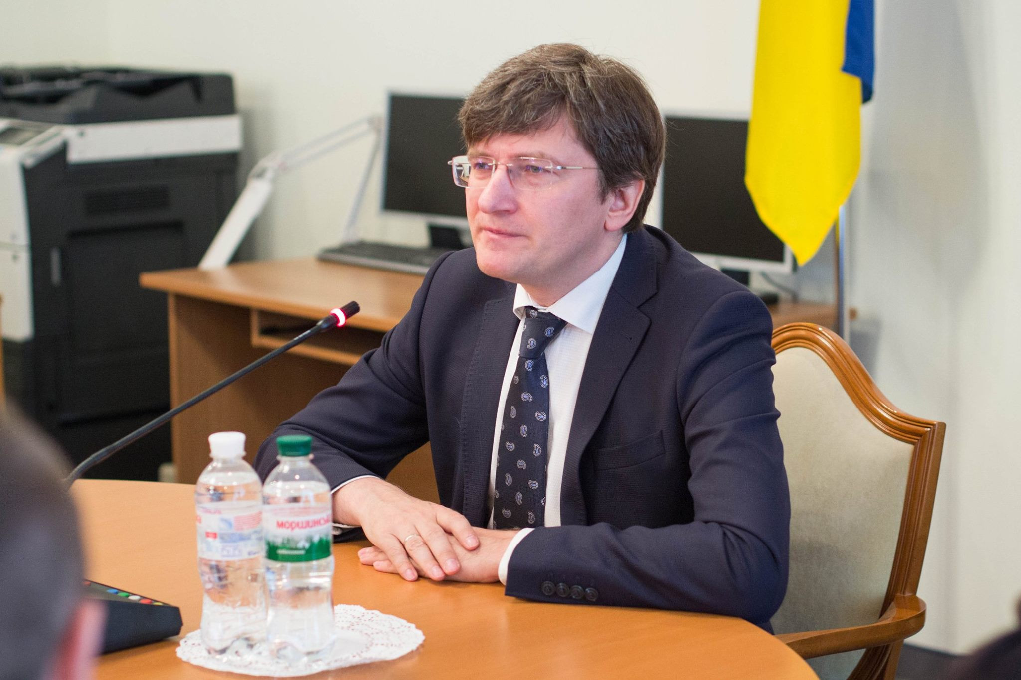 Висловлення про те, що депутати, які не бажають працювати у парламенті, повинні йти на фронт, створює враження, що служба в ЗСУ є покаранням, – Магера