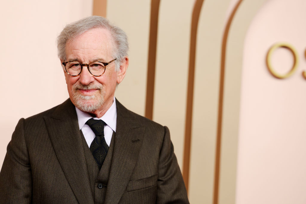 Стівен Спілберг впевнений в існуванні інопланетян і прагне продемонструвати їм кіно